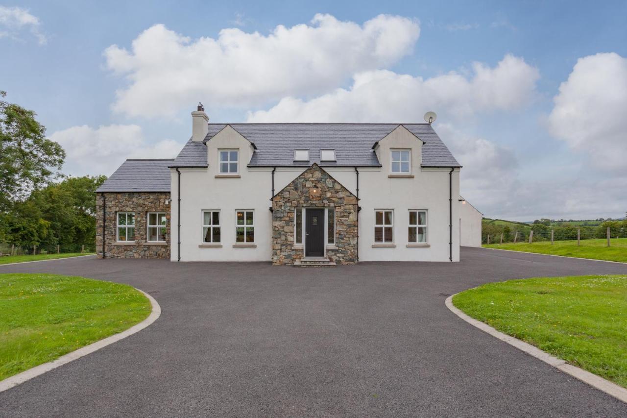 Beautiful Mountain Views & Private Hot Tub Villa Kilcoo Exterior photo
